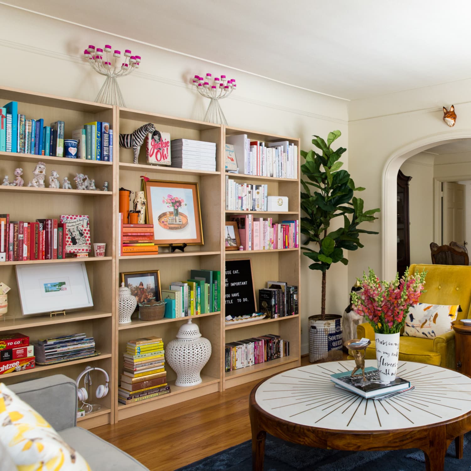 Staging bookshelves for house shop sale
